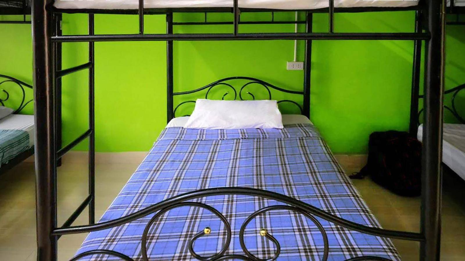 The Twins Hostel Bangkok Exterior foto