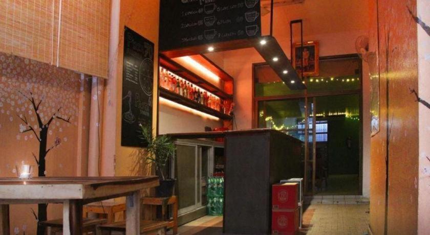 The Twins Hostel Bangkok Exterior foto